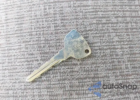 2001 Saturn Sl1 from USA, damaged, VIN 1G8ZH528X1Z280789